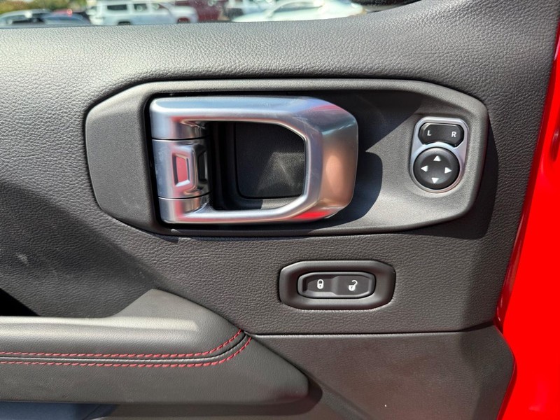 Jeep Wrangler Vehicle Image 19