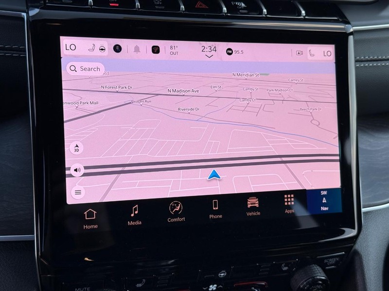 Jeep Grand Cherokee L Vehicle Image 13