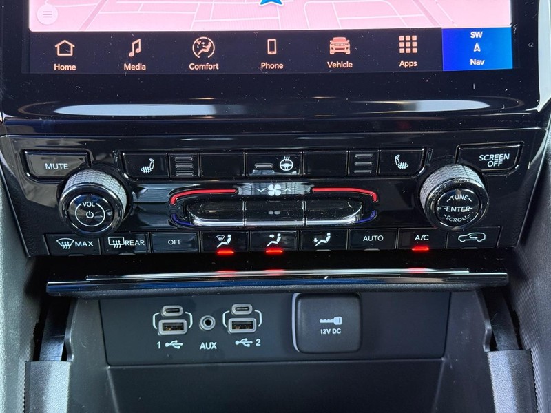 Jeep Grand Cherokee L Vehicle Image 15