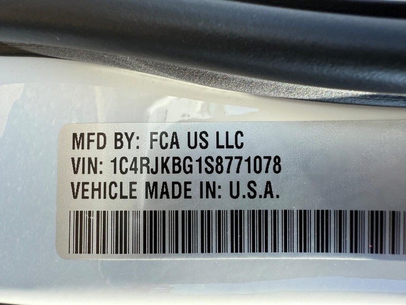 Jeep Grand Cherokee L Vehicle Image 23