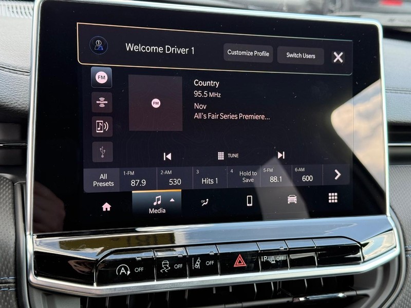 Jeep Compass Vehicle Image 10