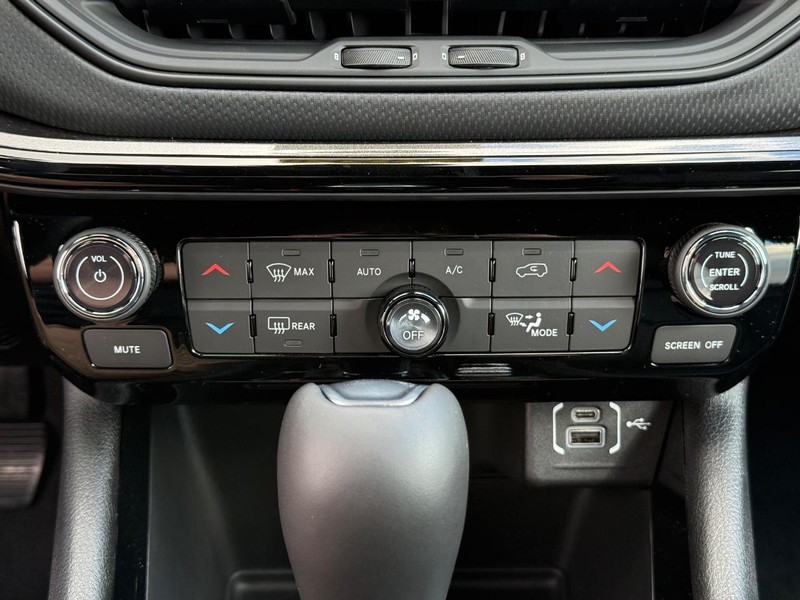 Jeep Compass Vehicle Image 12