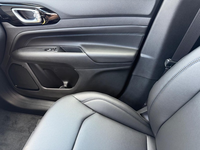 Jeep Compass Vehicle Image 14