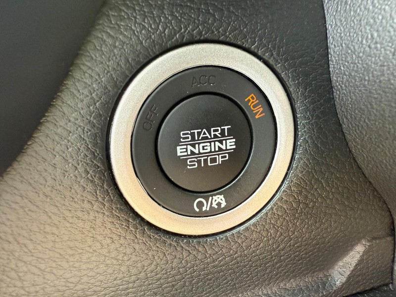 Ram 1500 Vehicle Image 15