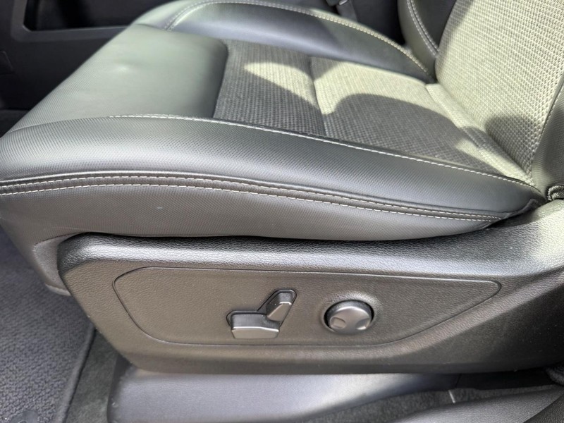 Ram 1500 Vehicle Image 23