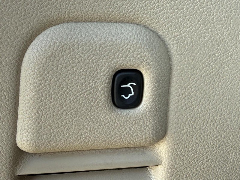 Jeep Grand Cherokee Vehicle Image 08