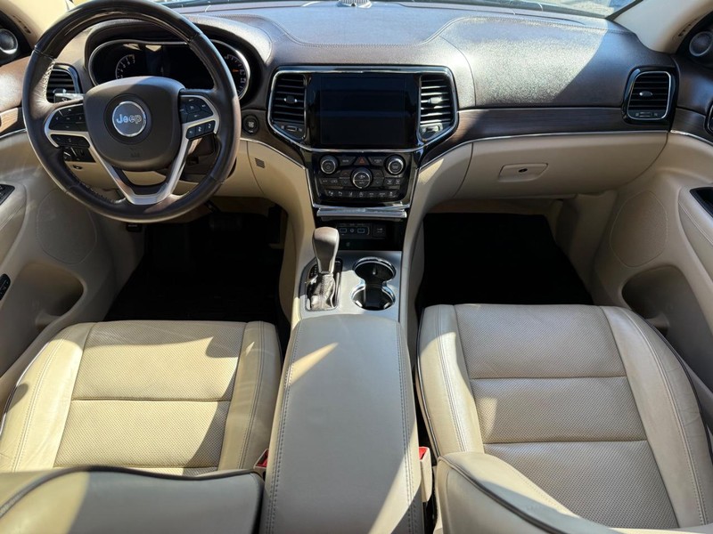 Jeep Grand Cherokee Vehicle Image 13