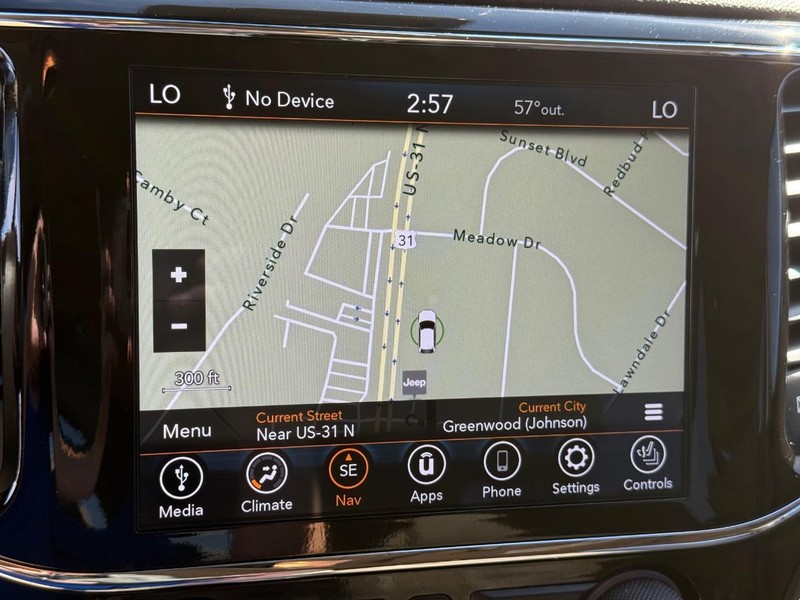 Jeep Grand Cherokee Vehicle Image 20