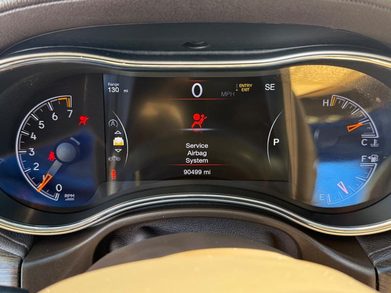 Jeep Grand Cherokee Vehicle Image 25