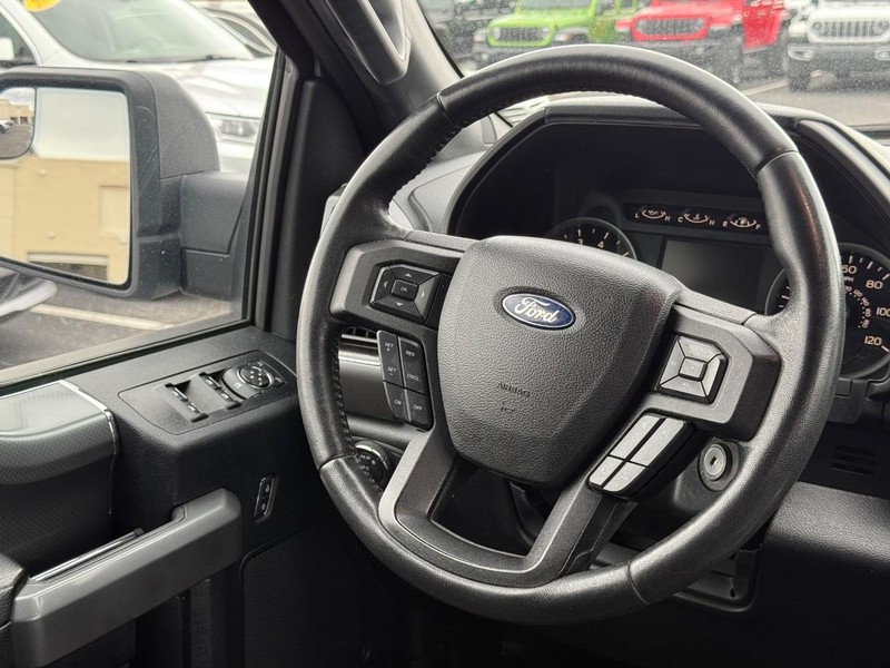 Ford F-150 Vehicle Image 12