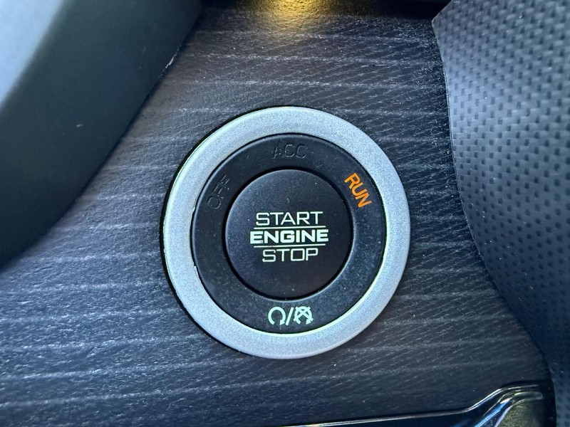 Ram 1500 Vehicle Image 16