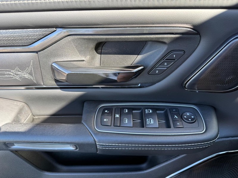 Ram 1500 Vehicle Image 24
