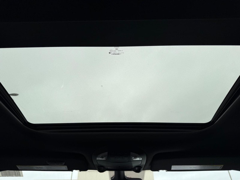 Chrysler Pacifica Vehicle Image 06