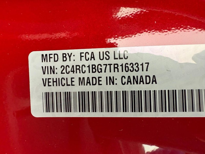 Chrysler Pacifica Vehicle Image 21