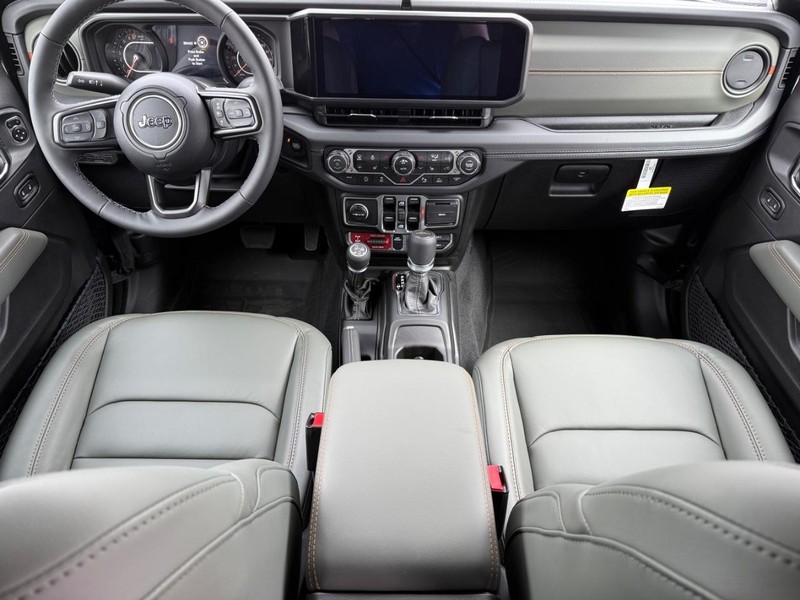 Jeep Gladiator Vehicle Image 05