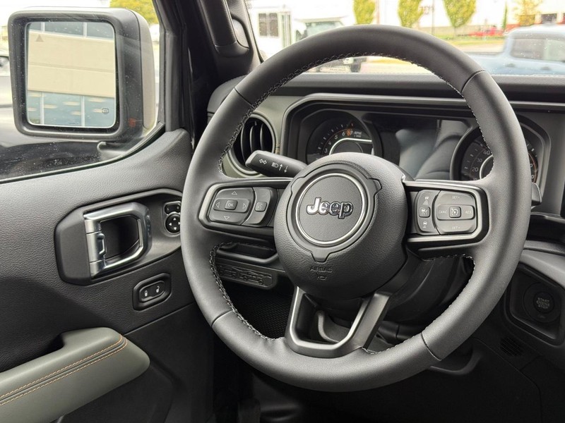 Jeep Gladiator Vehicle Image 06