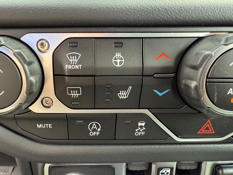 Jeep Gladiator Vehicle Image 10