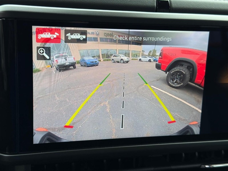 Jeep Gladiator Vehicle Image 12