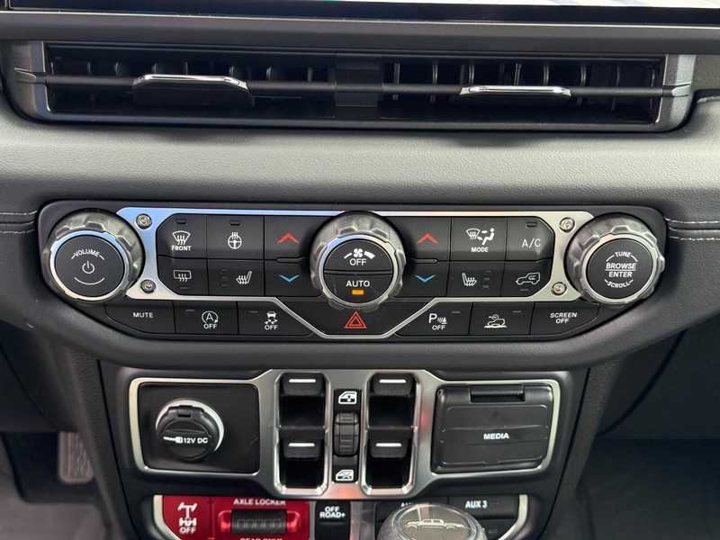 Jeep Gladiator Vehicle Image 13