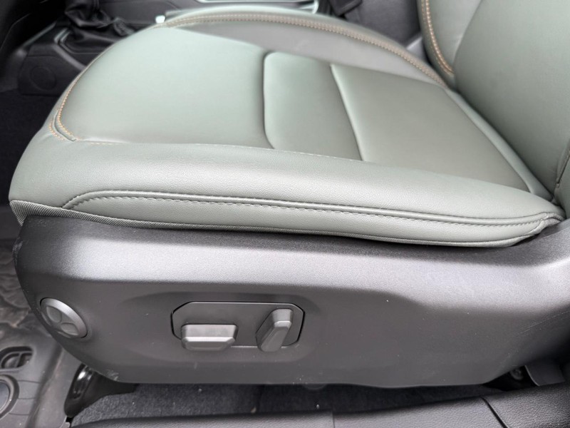 Jeep Gladiator Vehicle Image 19