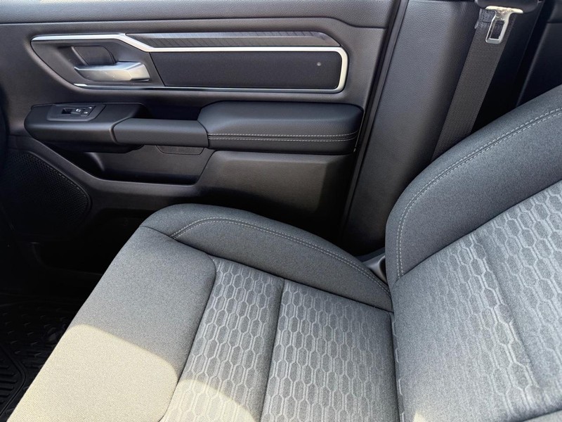 Ram 1500 Vehicle Image 13