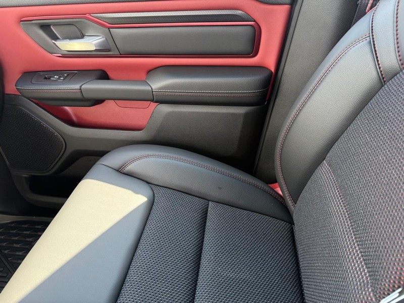 Ram 1500 Vehicle Image 13