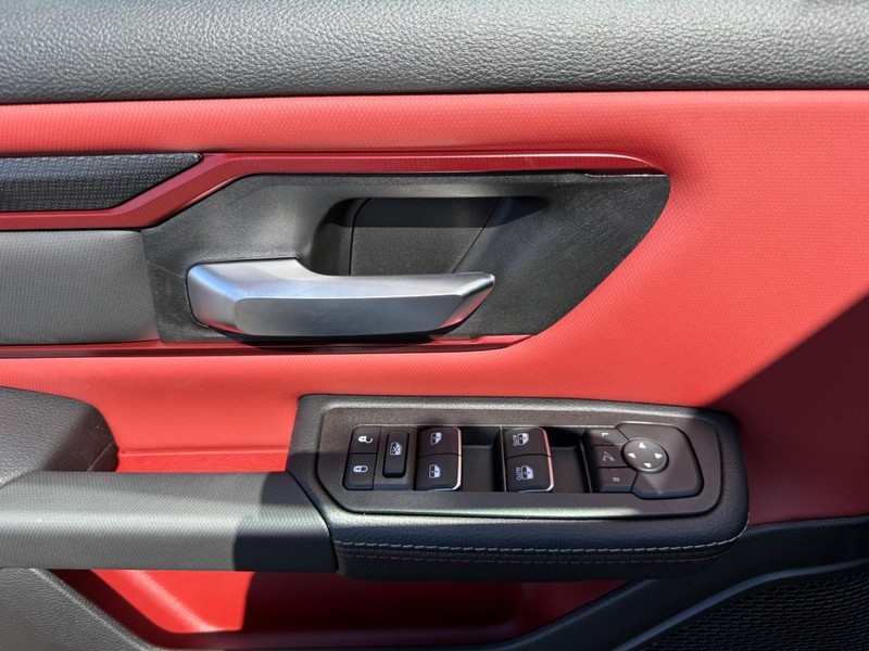 Ram 1500 Vehicle Image 16