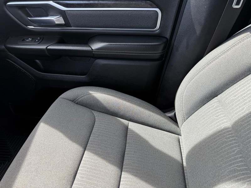 Ram 1500 Vehicle Image 21
