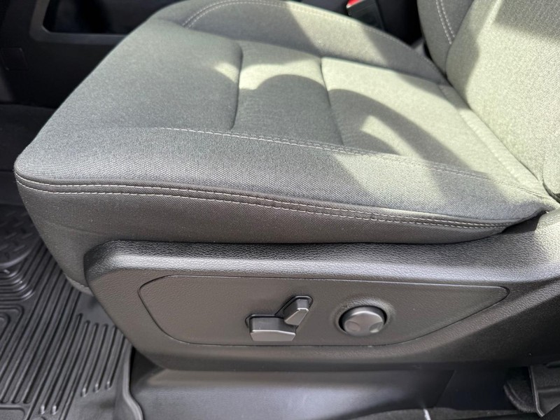 Ram 1500 Vehicle Image 25