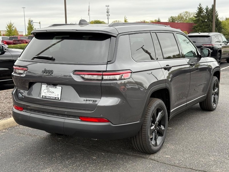 Jeep Grand Cherokee L Vehicle Image 03