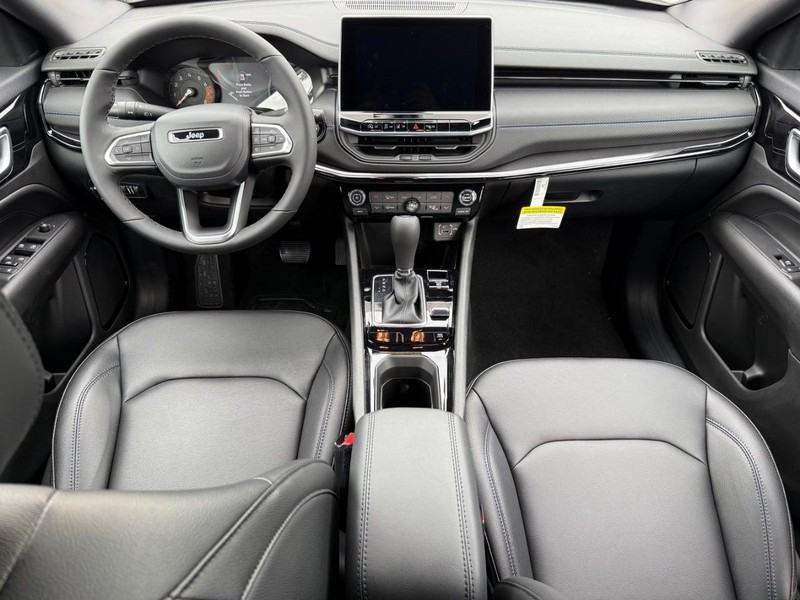 Jeep Compass Vehicle Image 05