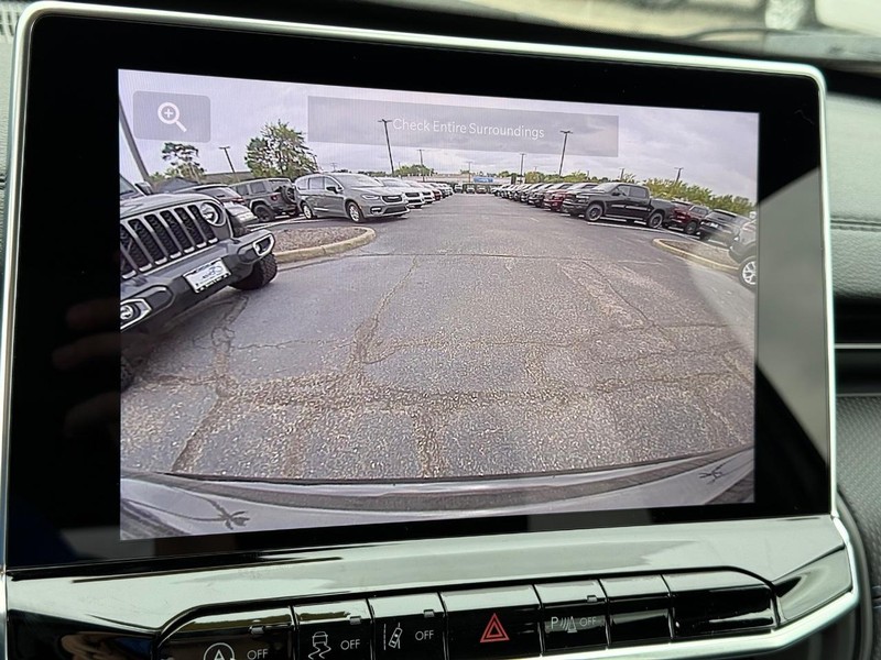 Jeep Compass Vehicle Image 11