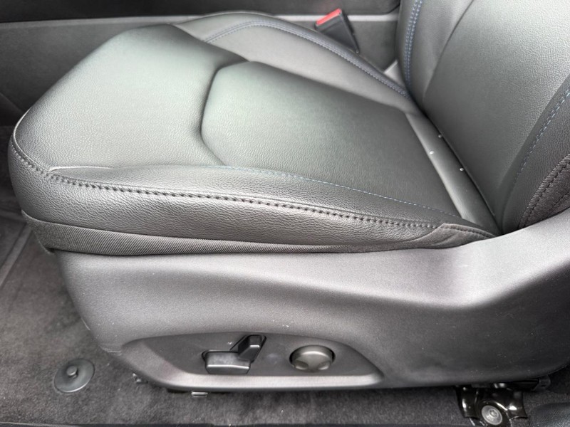 Jeep Compass Vehicle Image 18