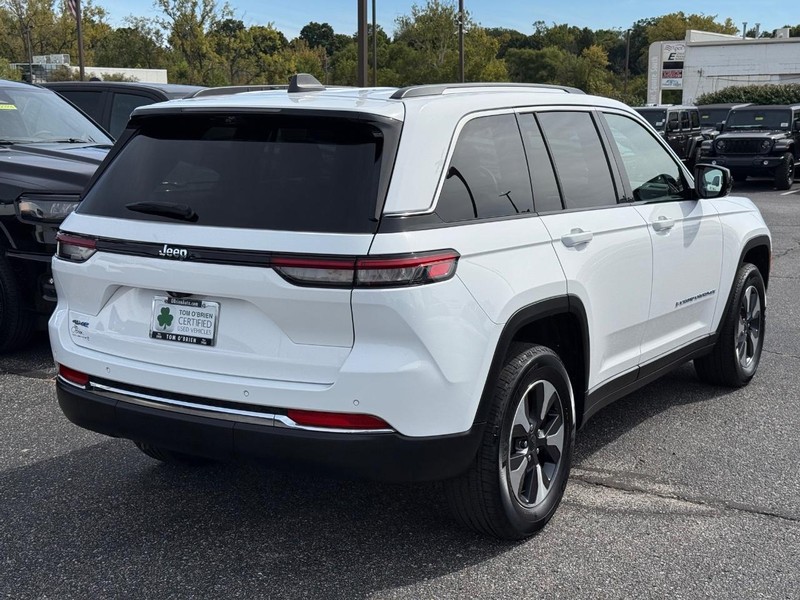 Jeep Grand Cherokee 4xe Vehicle Image 03