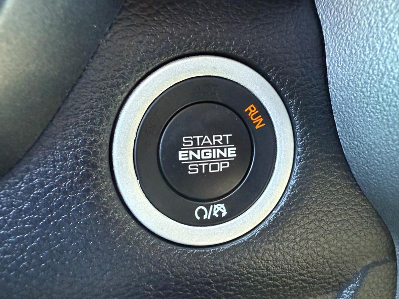 Ram 1500 Vehicle Image 16