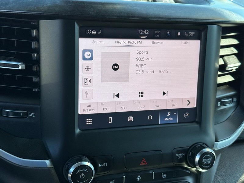 Ram 1500 Vehicle Image 18