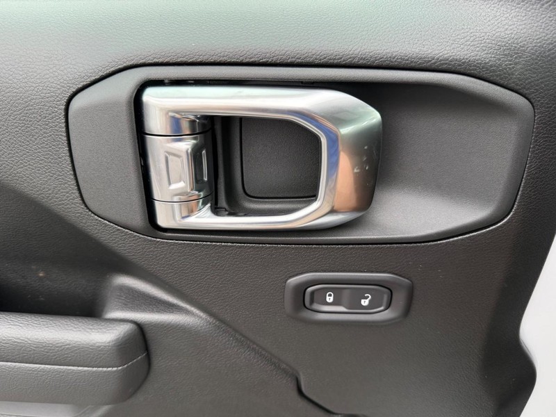 Jeep Wrangler Vehicle Image 17