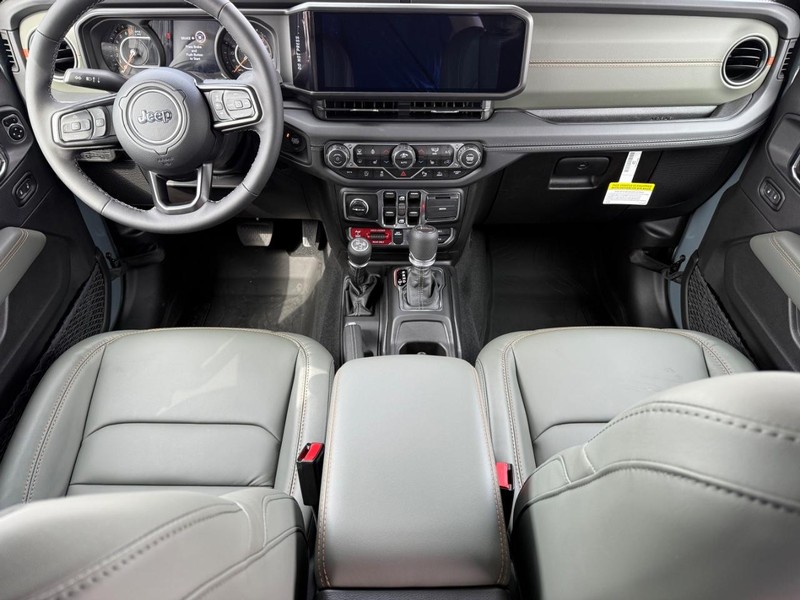 Jeep Gladiator Vehicle Image 05