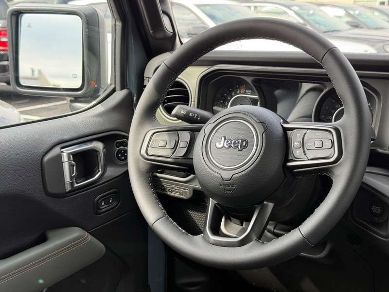 Jeep Gladiator Vehicle Image 06