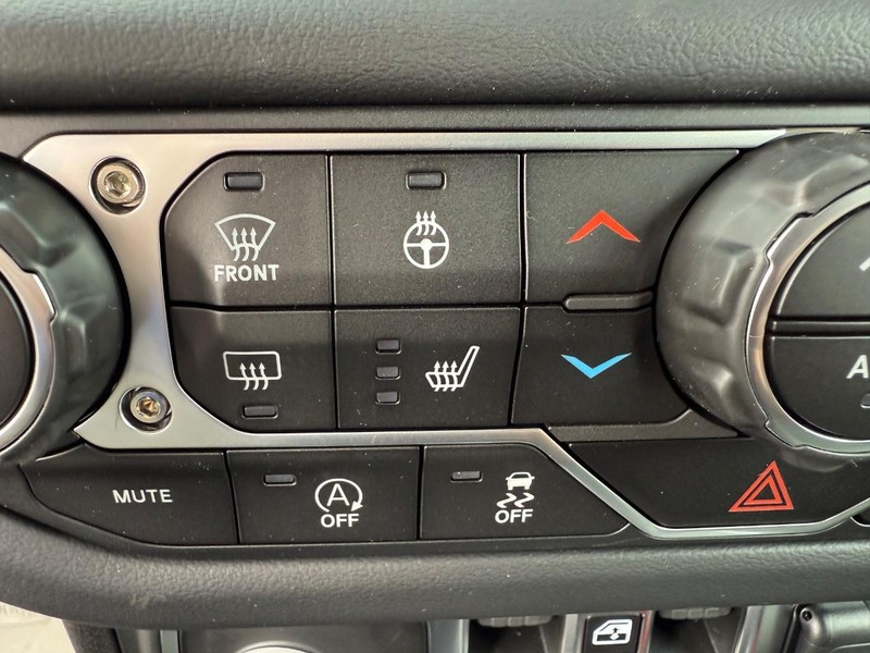 Jeep Gladiator Vehicle Image 10