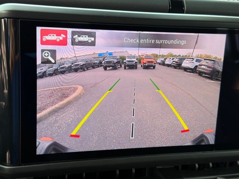 Jeep Gladiator Vehicle Image 12