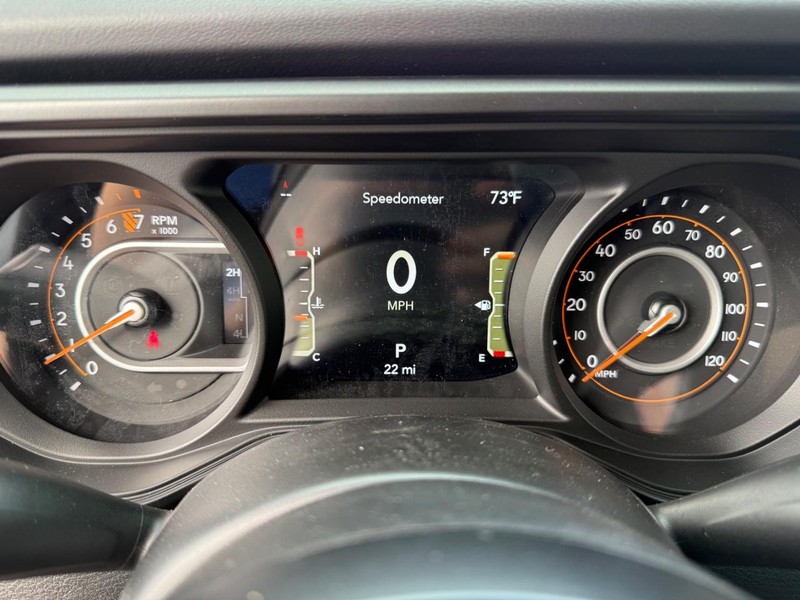 Jeep Gladiator Vehicle Image 16