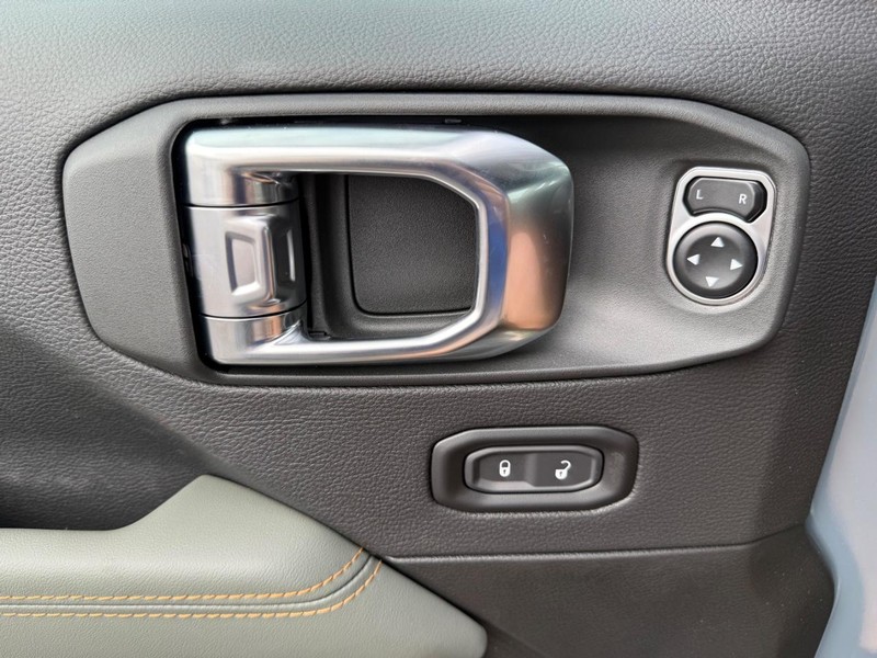 Jeep Gladiator Vehicle Image 18