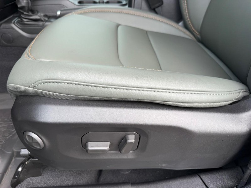 Jeep Gladiator Vehicle Image 19