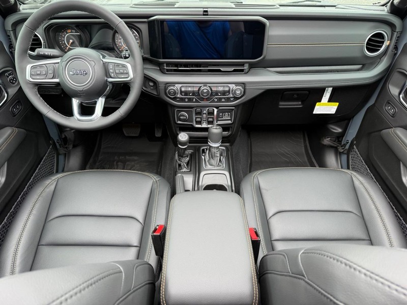 Jeep Wrangler Vehicle Image 06