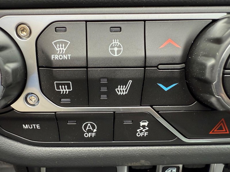 Jeep Wrangler Vehicle Image 11