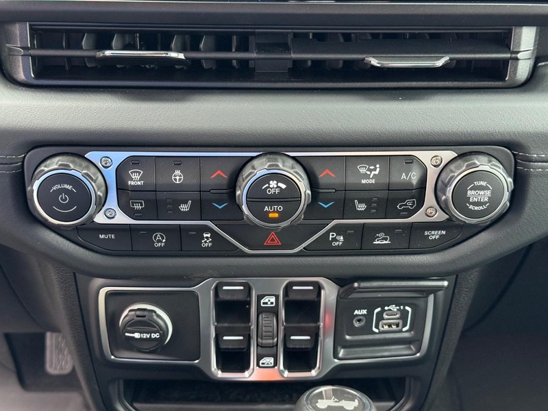 Jeep Wrangler Vehicle Image 14