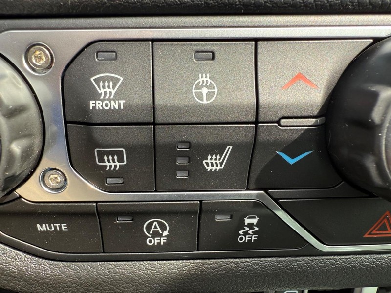 Jeep Wrangler Vehicle Image 11