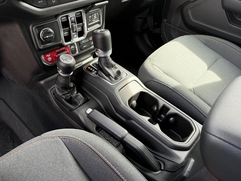 Jeep Wrangler Vehicle Image 15