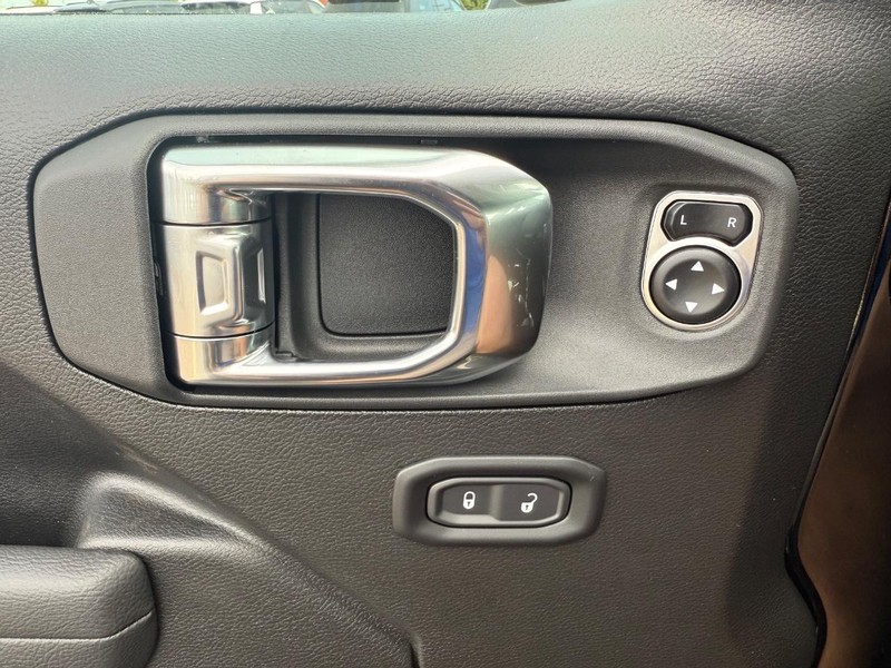 Jeep Wrangler Vehicle Image 20